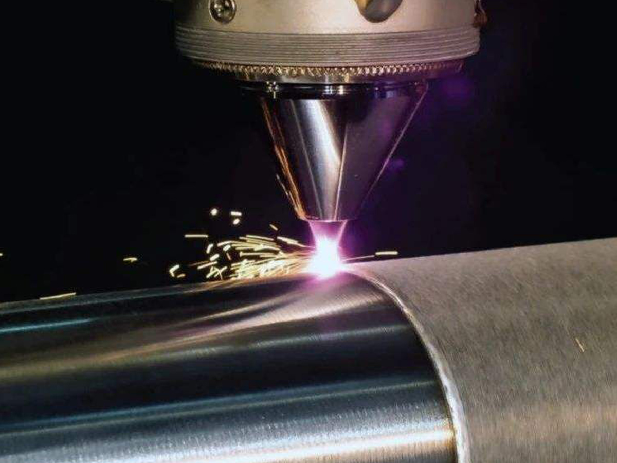 Solution for laser cladding equipment
